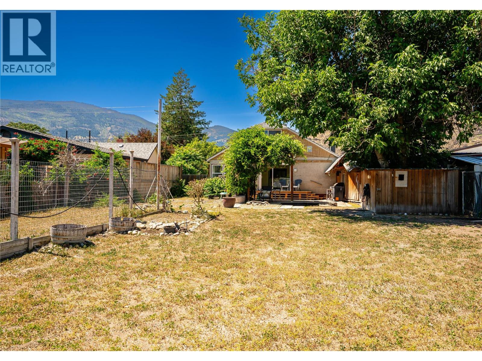 5875 Okanagan Street, Oliver