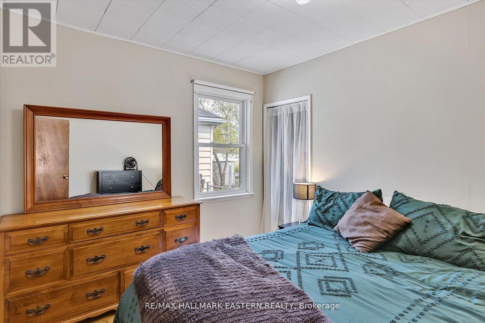 Photo 19 of 706 Monaghan Road, Peterborough ON