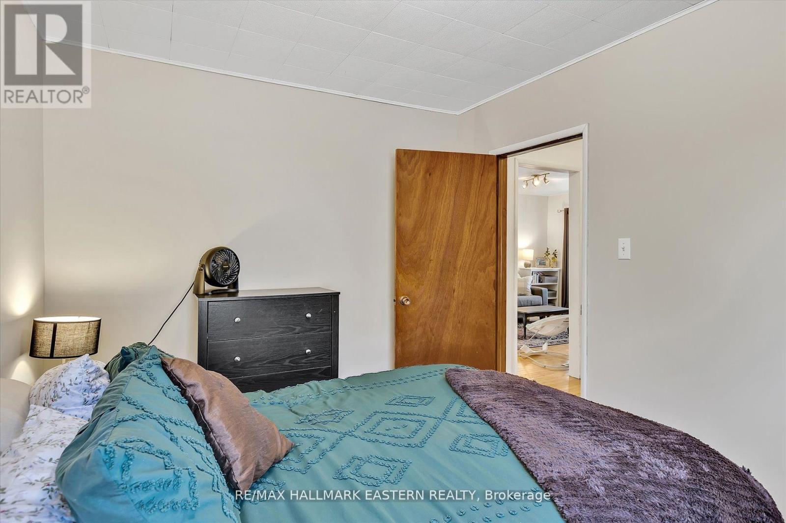 Photo 20 of 706 Monaghan Road, Peterborough ON