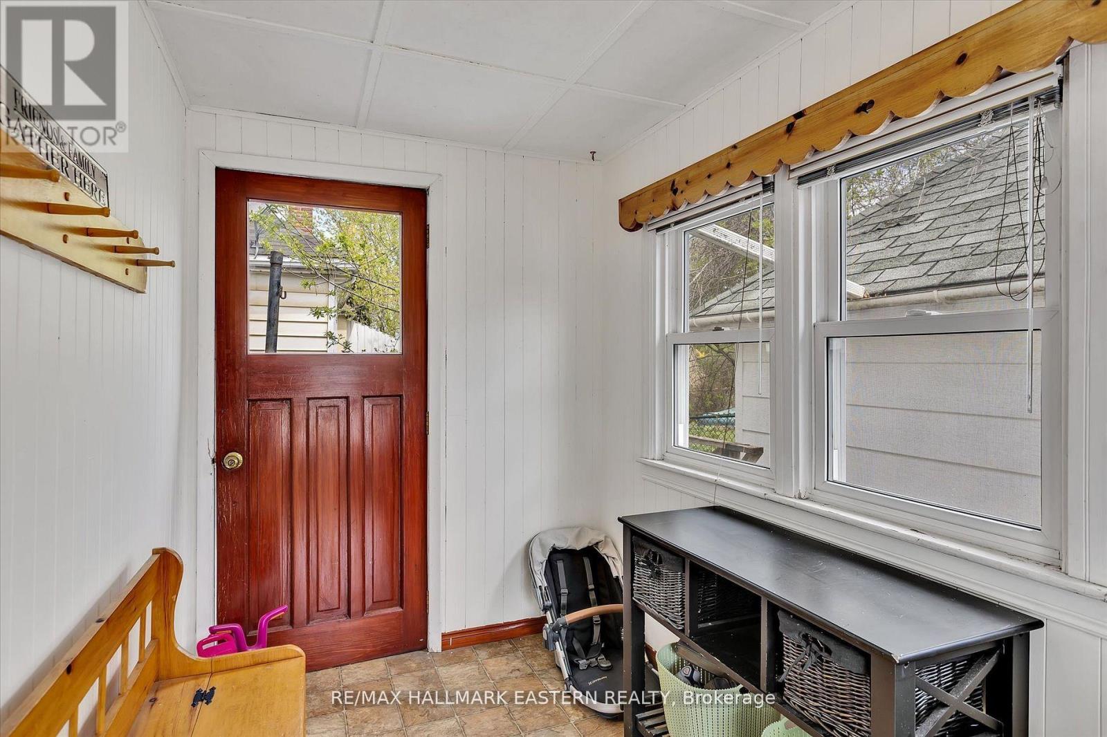 Photo 26 of 706 Monaghan Road, Peterborough ON