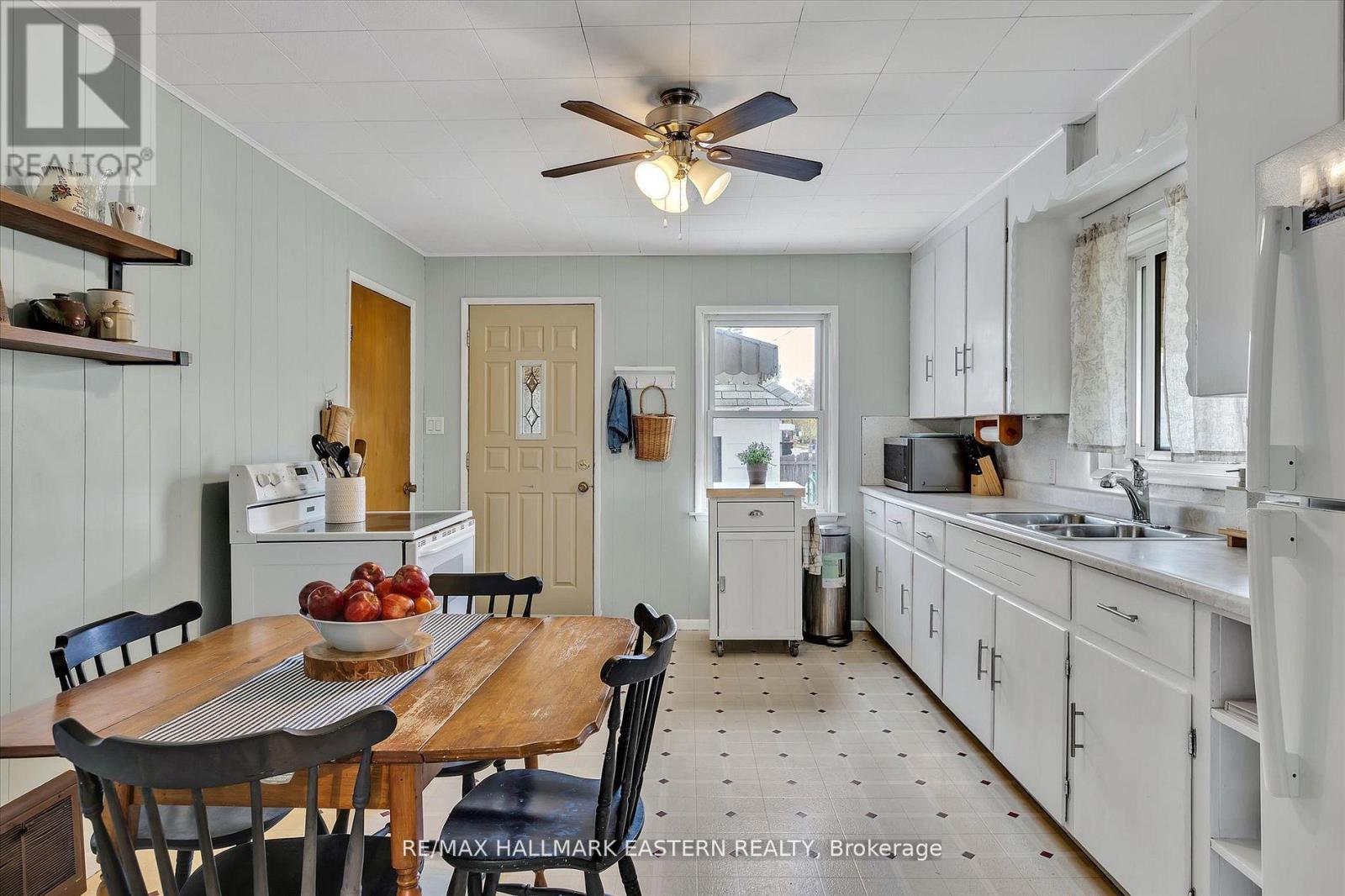 Photo 9 of 706 Monaghan Road, Peterborough ON