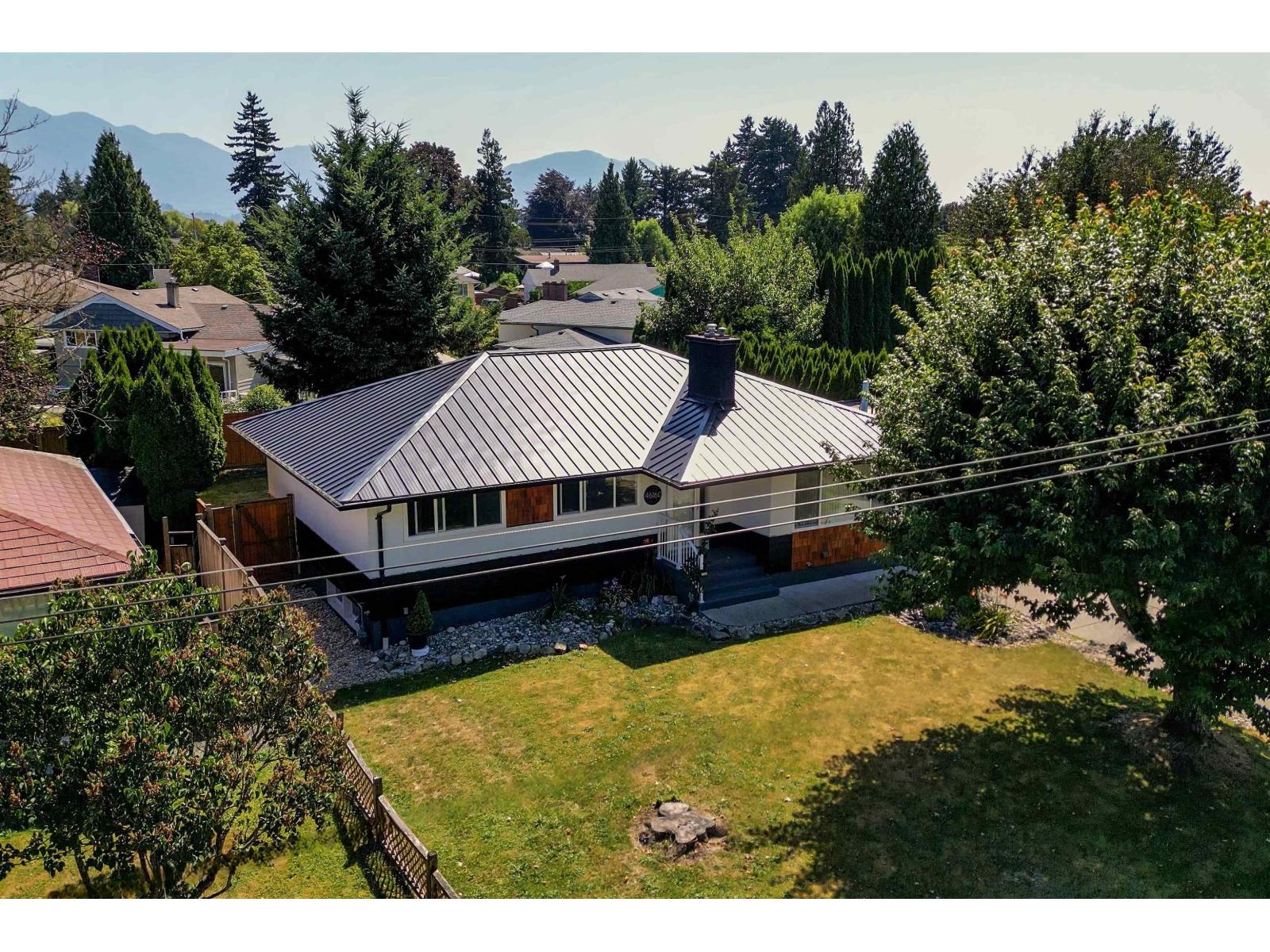 Photo 2 of 46160 Larch Avenue Chilliwack Proper South, Chilliwack BC