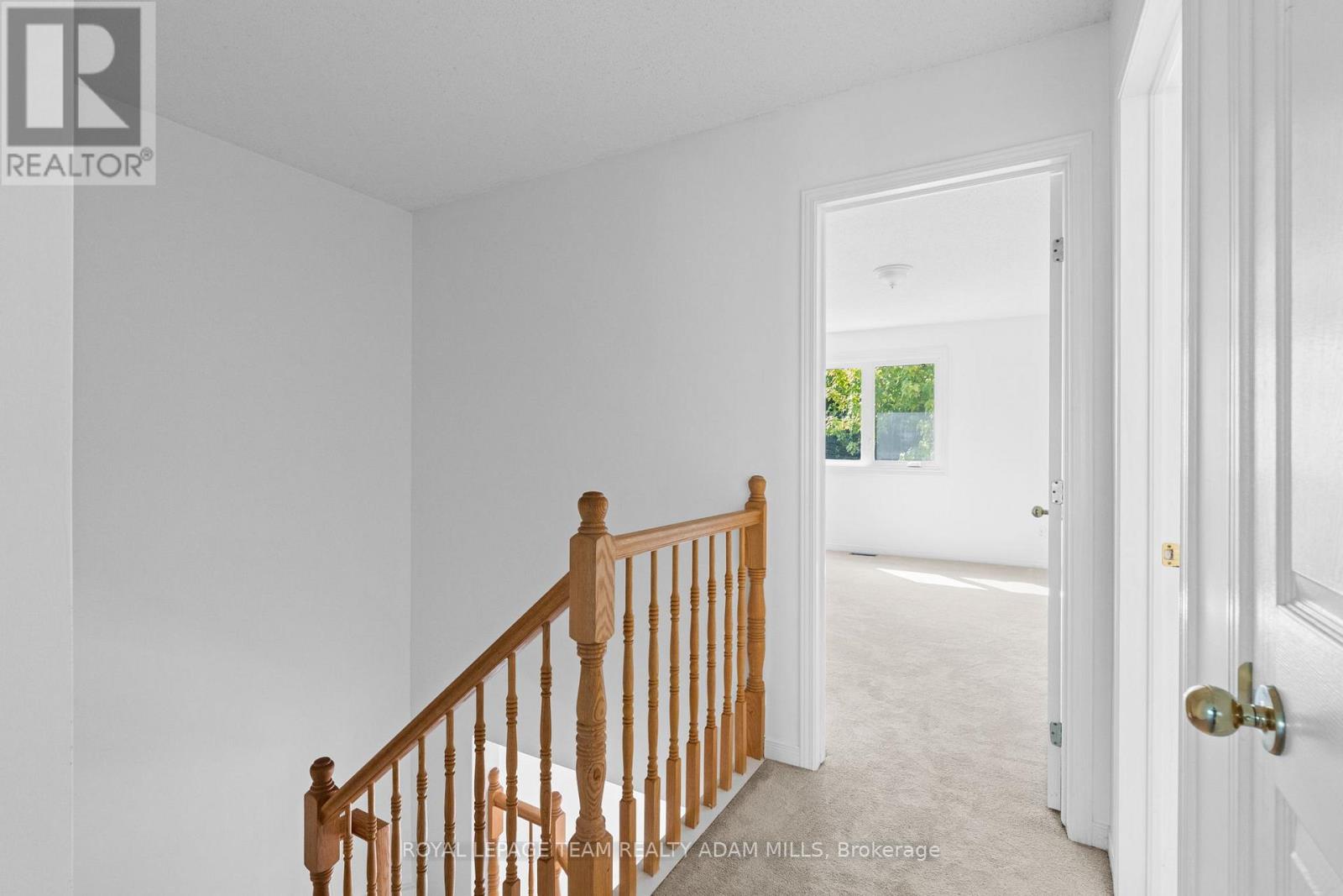 Photo 15 of 106 Woodpark Way, Ottawa ON