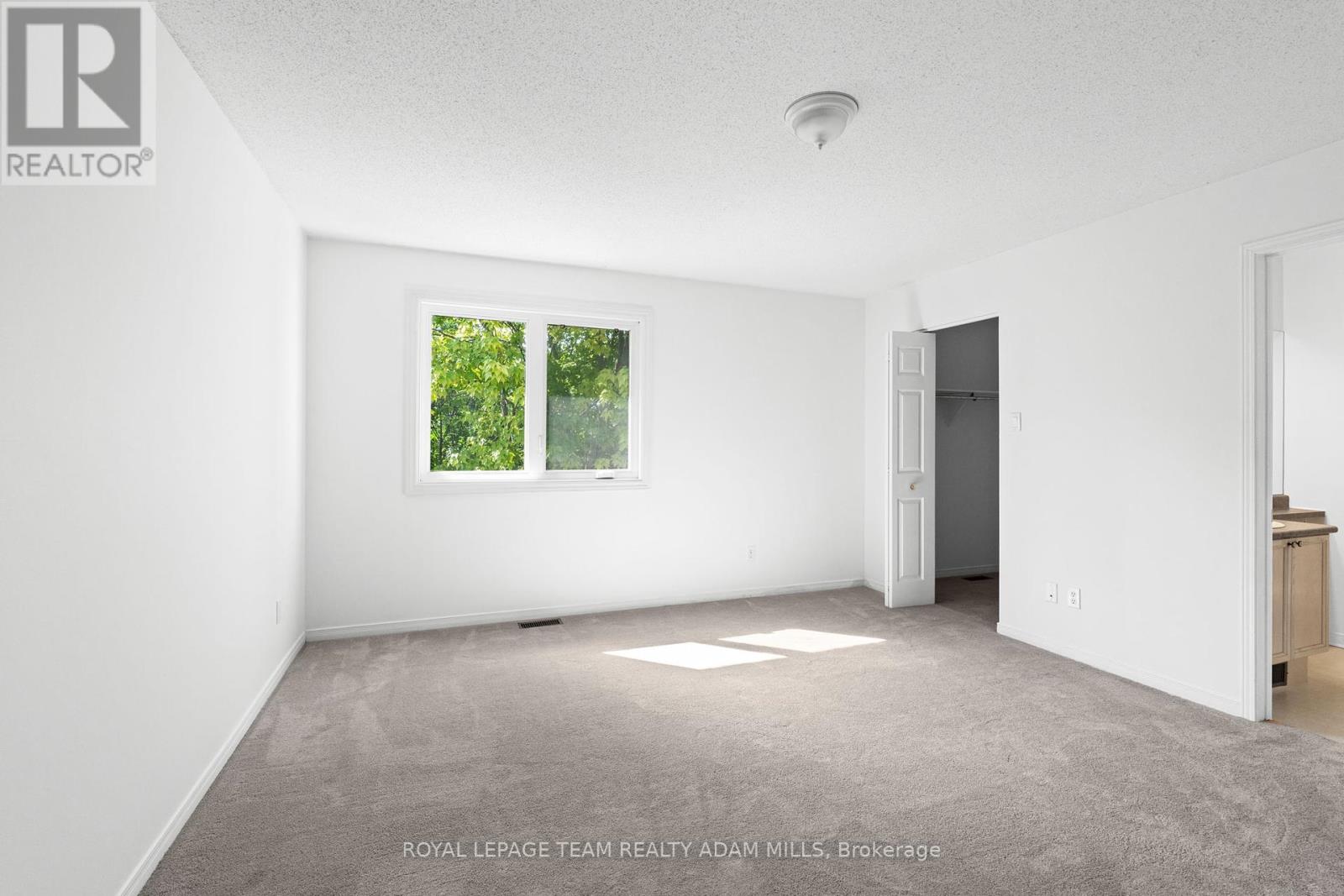 Photo 16 of 106 Woodpark Way, Ottawa ON