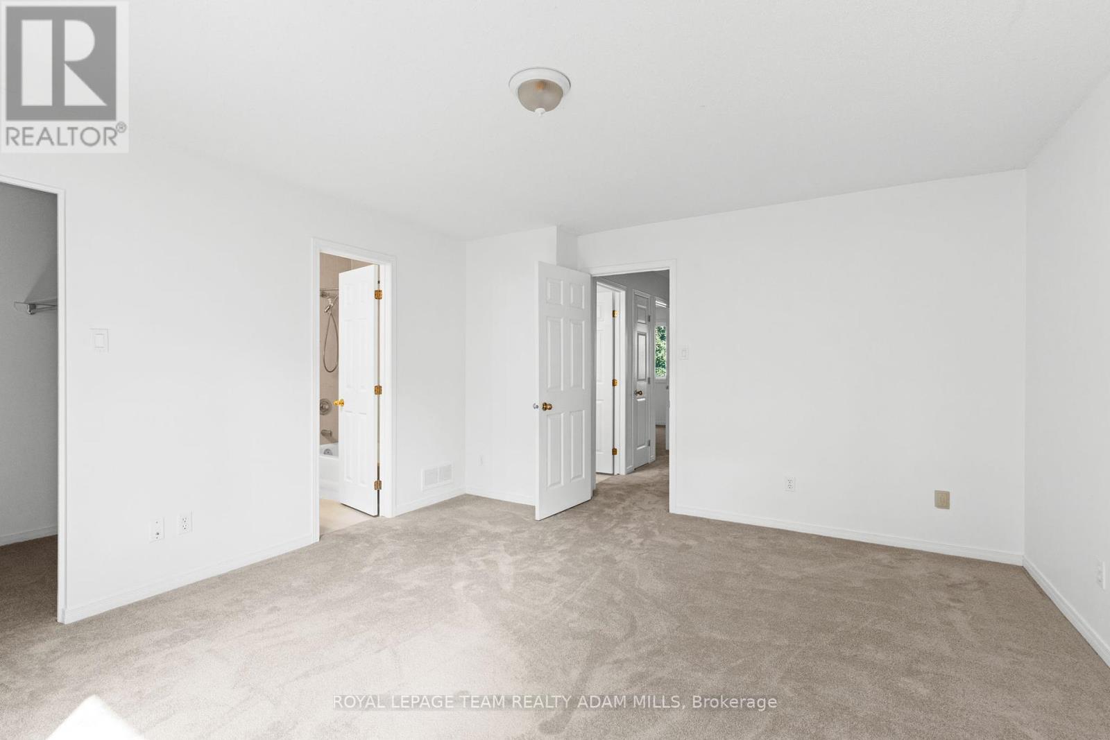 Photo 17 of 106 Woodpark Way, Ottawa ON
