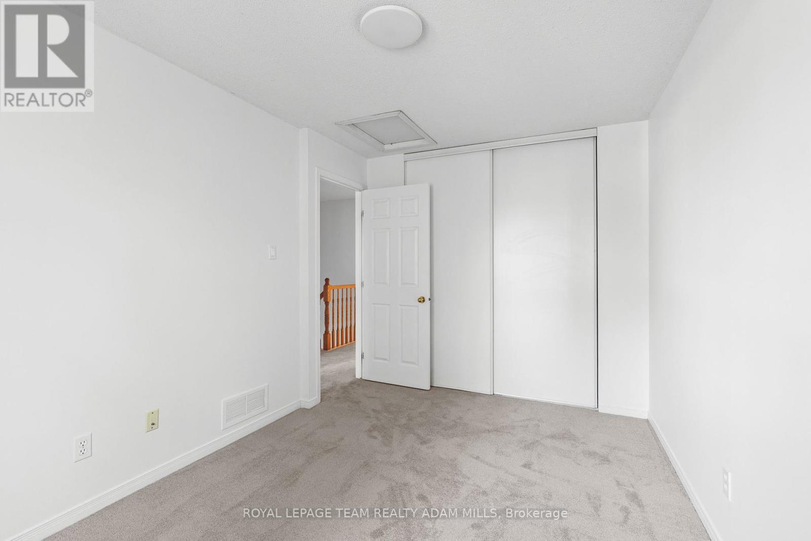 Photo 24 of 106 Woodpark Way, Ottawa ON