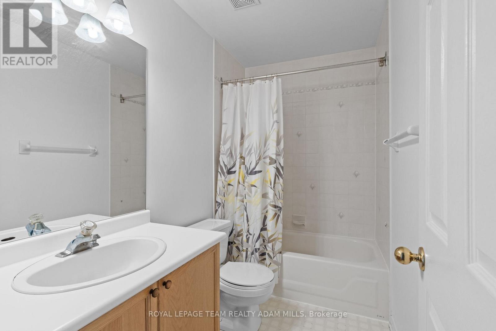 Photo 25 of 106 Woodpark Way, Ottawa ON