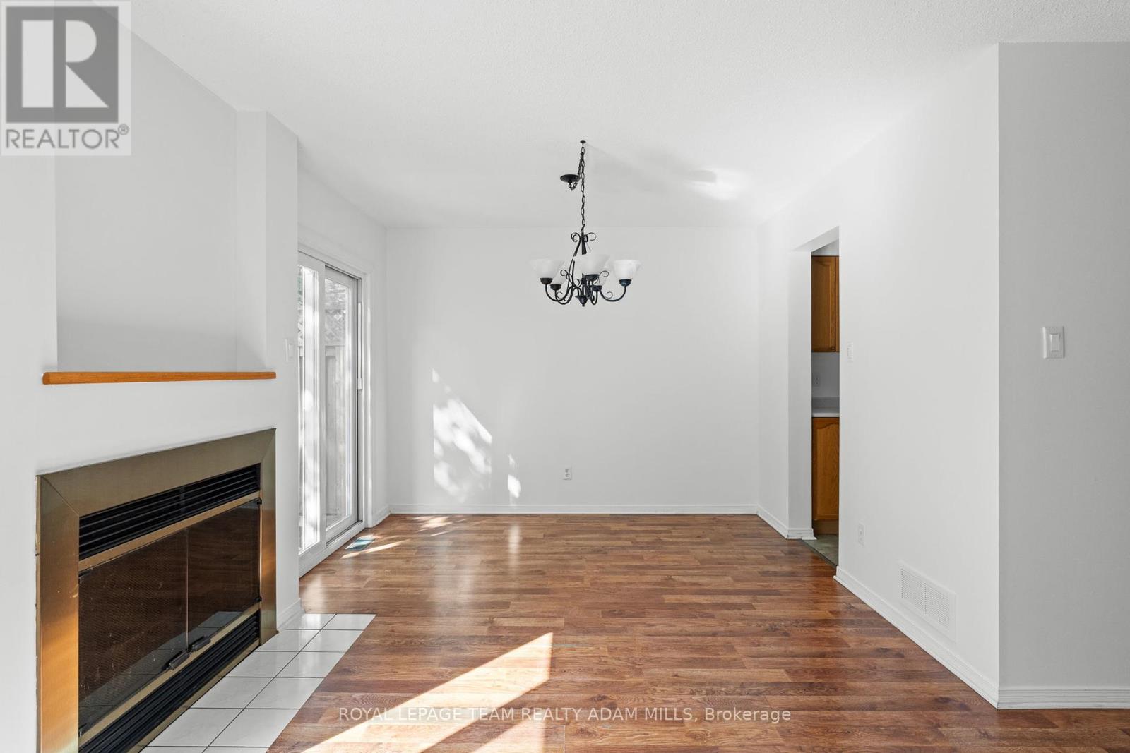 Photo 9 of 106 Woodpark Way, Ottawa ON