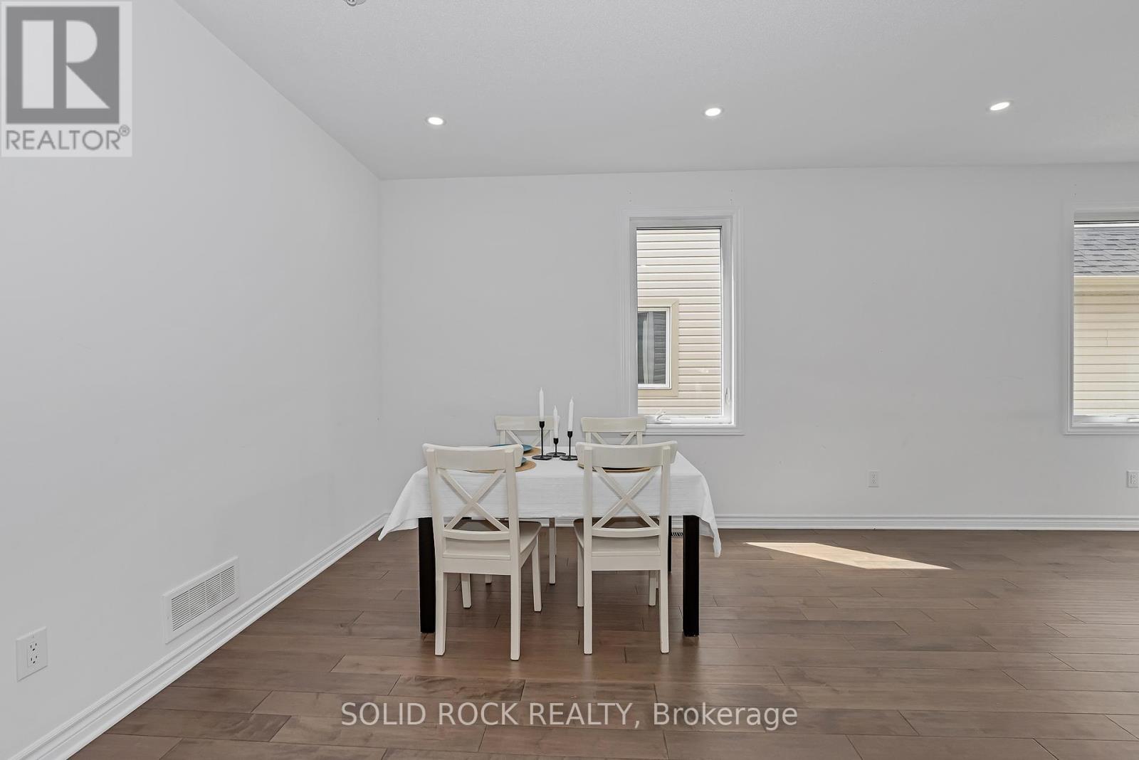 Photo 10 of 149 Minikan Street, Ottawa ON