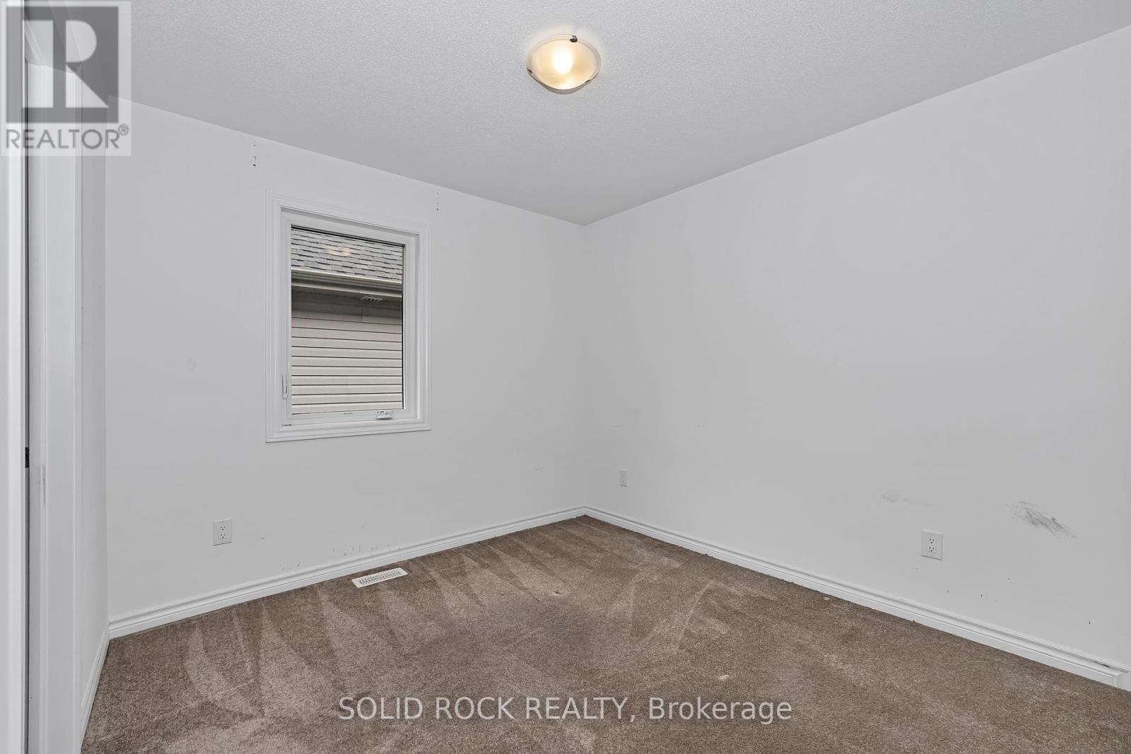 Photo 30 of 149 Minikan Street, Ottawa ON