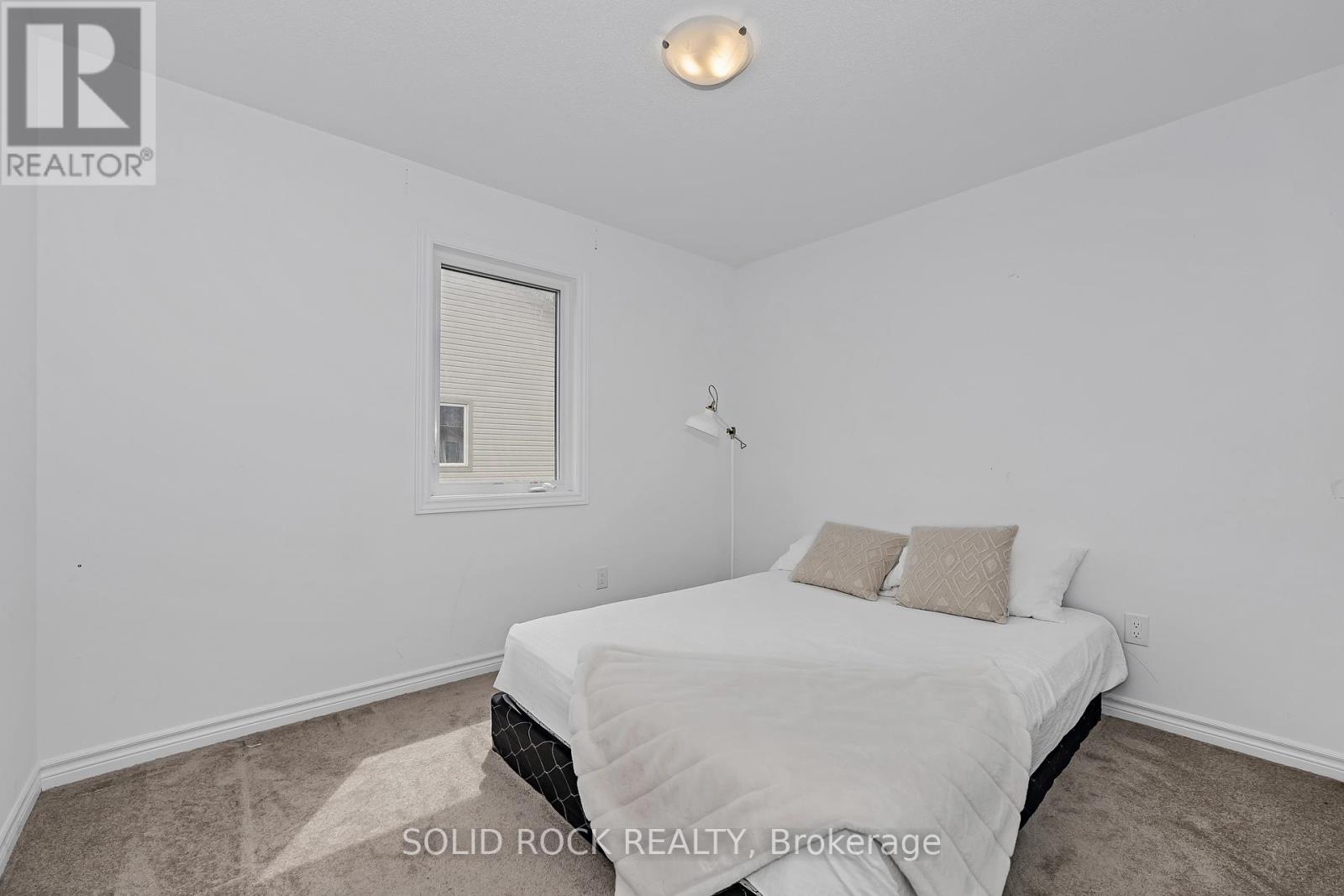 Photo 34 of 149 Minikan Street, Ottawa ON