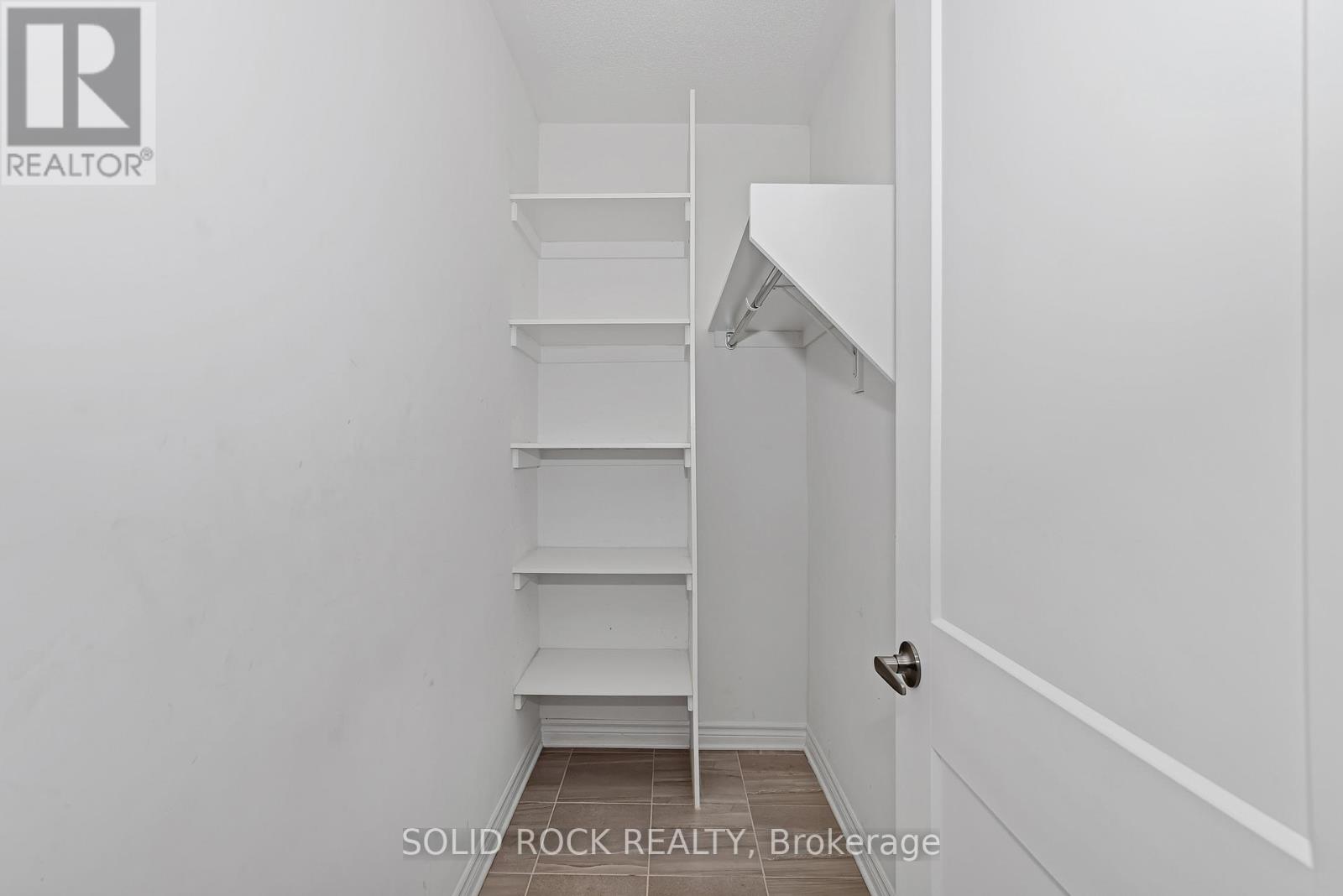 Photo 6 of 149 Minikan Street, Ottawa ON
