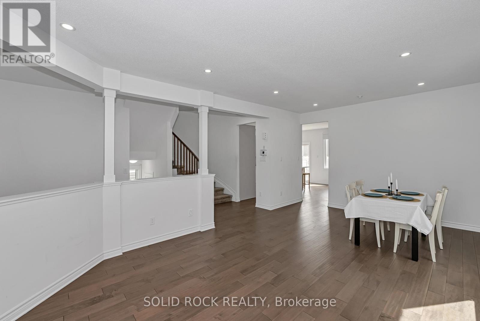 Photo 8 of 149 Minikan Street, Ottawa ON