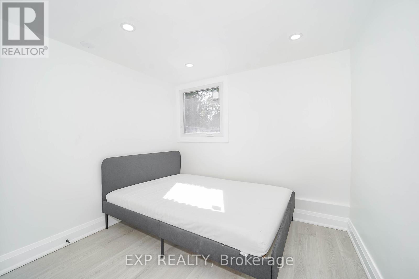 Photo 10 of Basement 25 Nabob Crescent, Toronto ON
