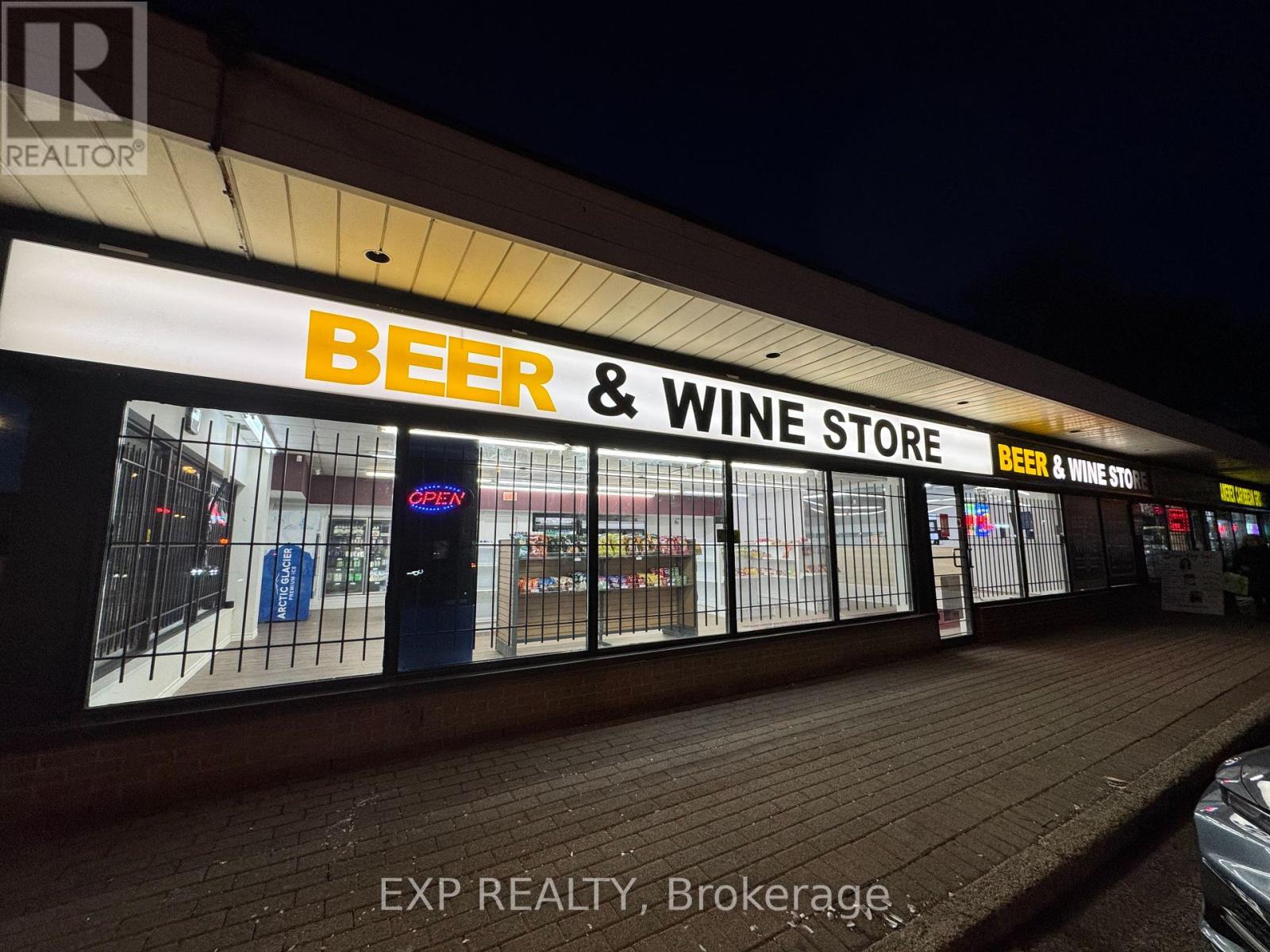 Photo 1 of 104 707 Kennedy Road, Toronto ON