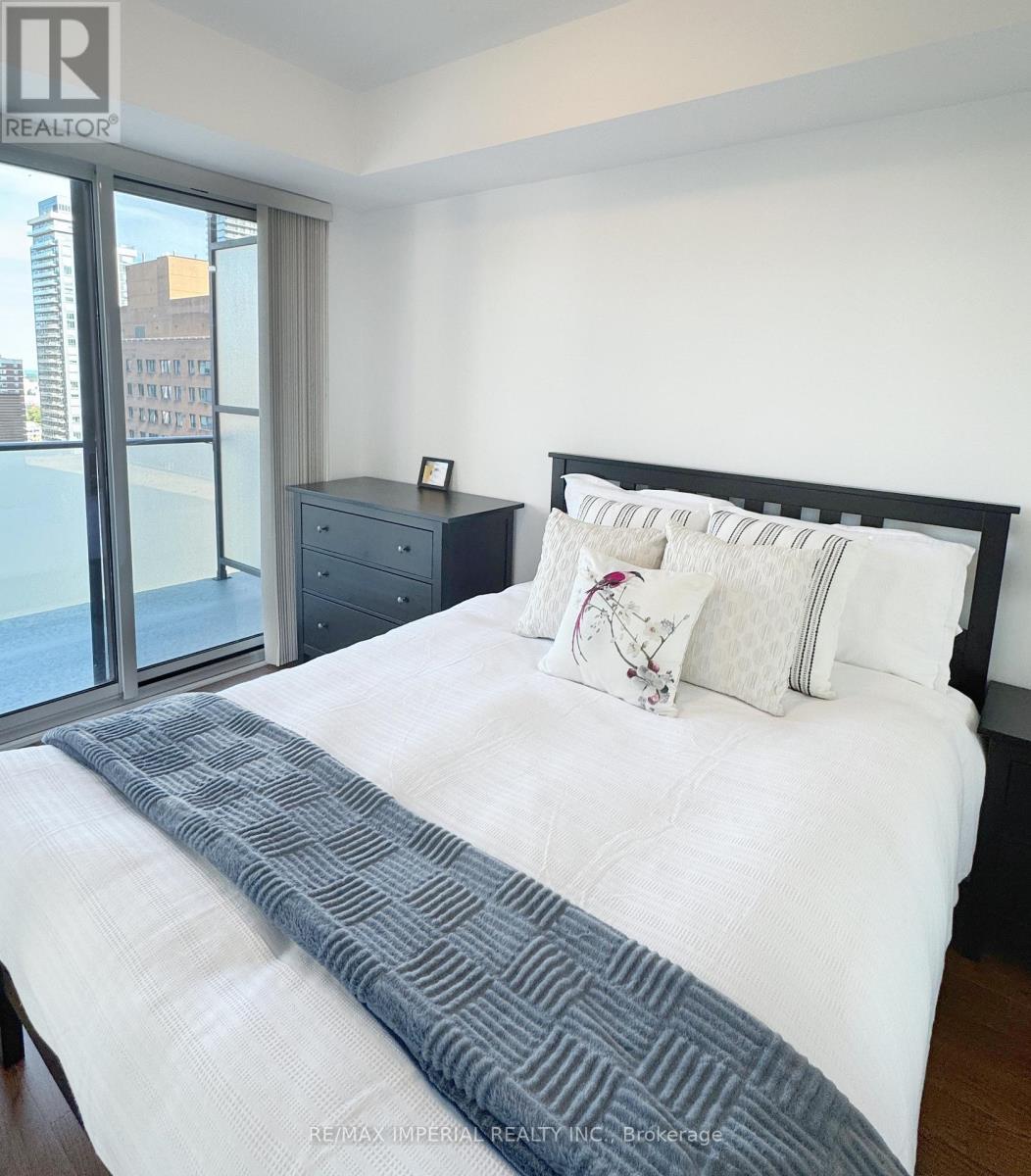 Photo 14 of 1910 1080 Bay Street, Toronto ON