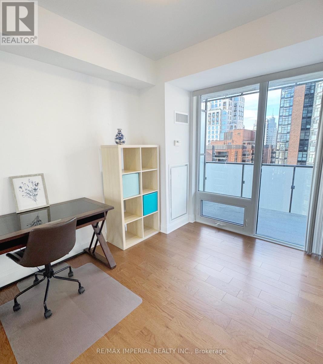 Photo 19 of 1910 1080 Bay Street, Toronto ON