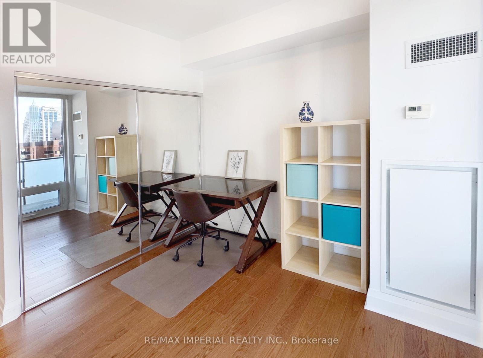 Photo 21 of 1910 1080 Bay Street, Toronto ON