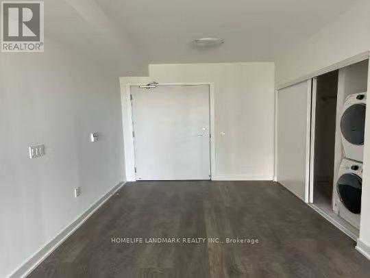 Photo 2 of 1612 99 Broadway Avenue, Toronto ON