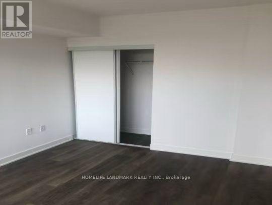 Photo 4 of 1612 99 Broadway Avenue, Toronto ON