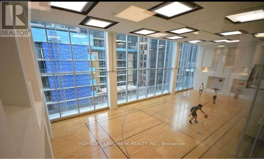 Photo 8 of 1612 99 Broadway Avenue, Toronto ON