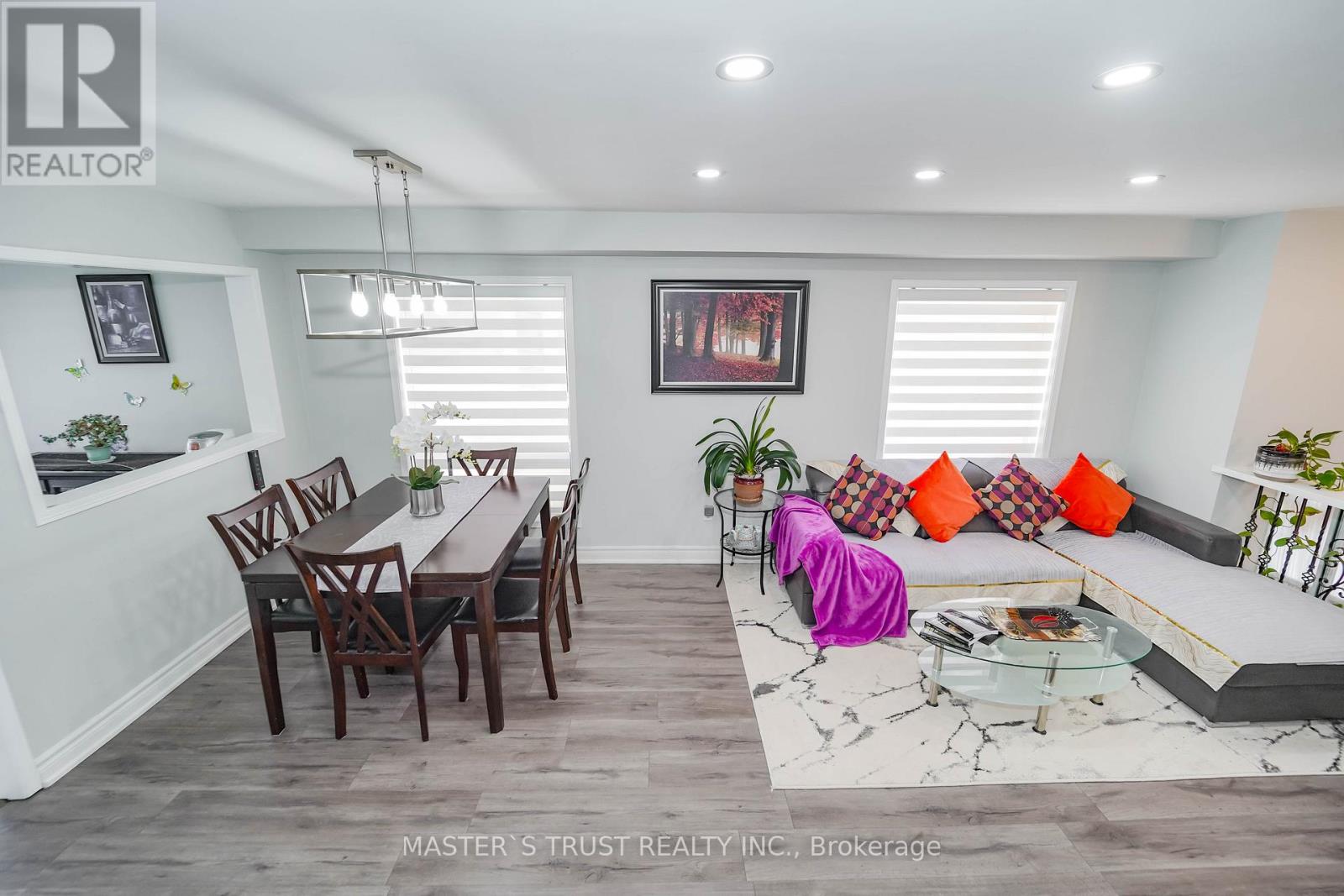 Photo 10 of 40 Rochefort Drive, Toronto ON