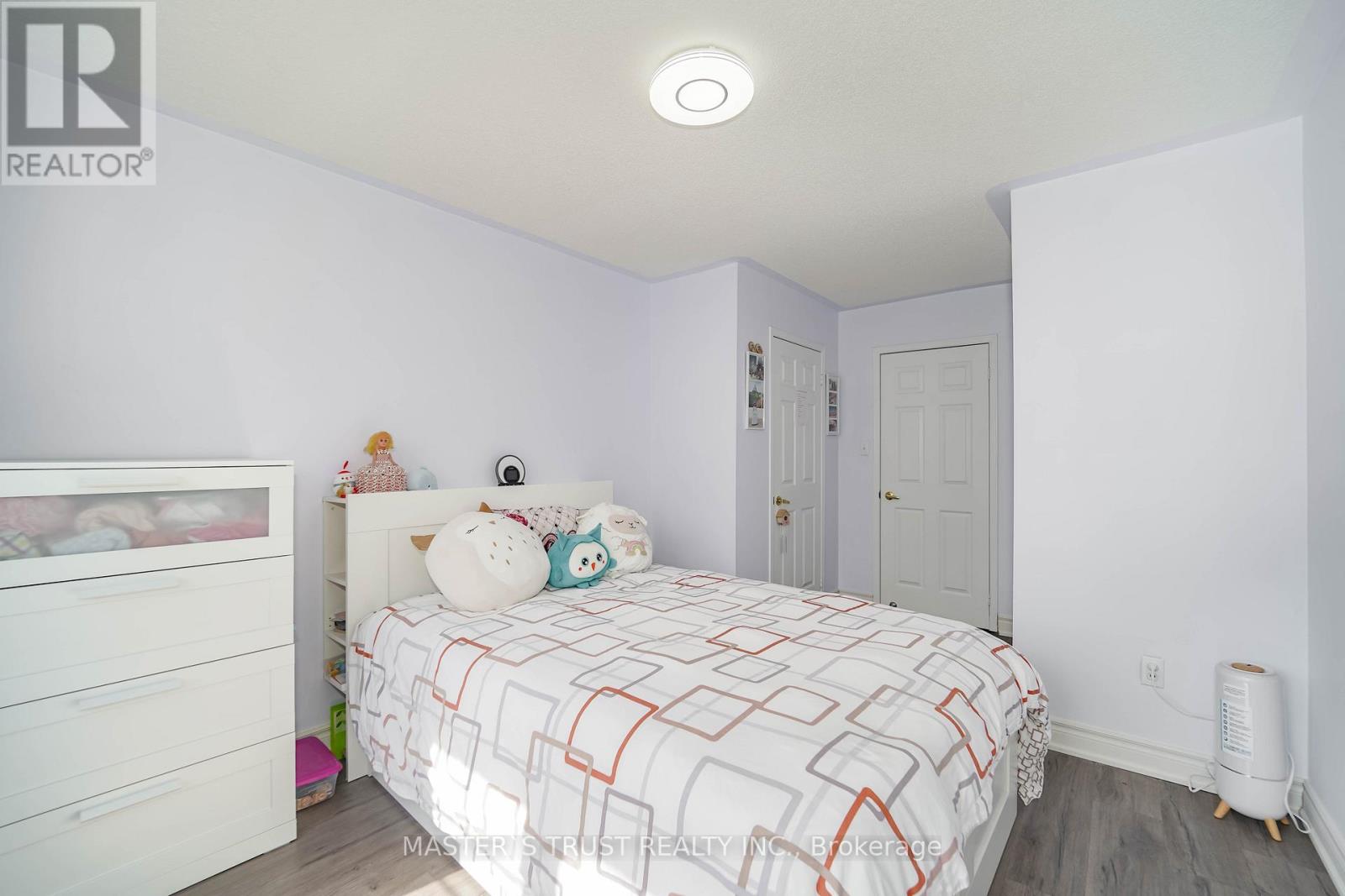 Photo 18 of 40 Rochefort Drive, Toronto ON
