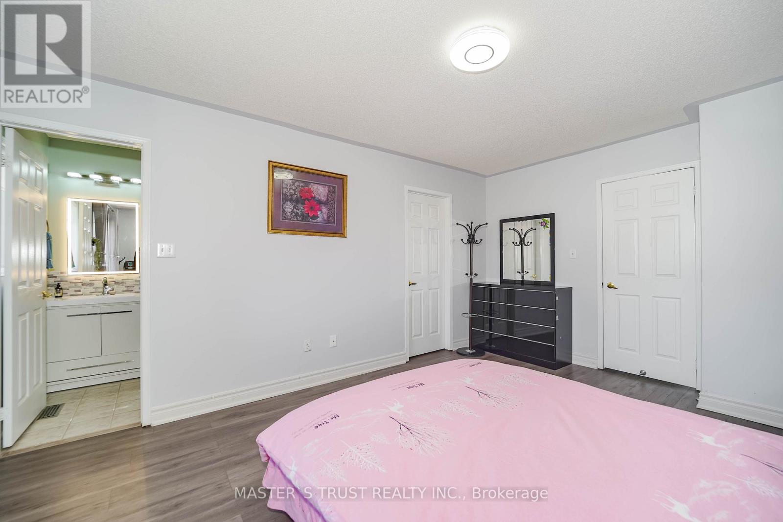 Photo 25 of 40 Rochefort Drive, Toronto ON