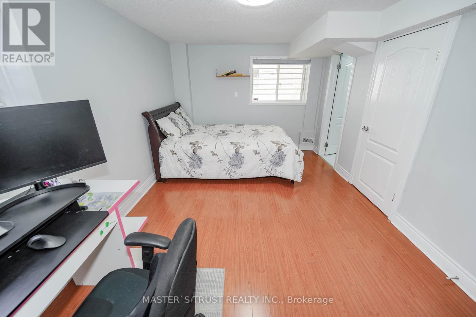 Photo 31 of 40 Rochefort Drive, Toronto ON