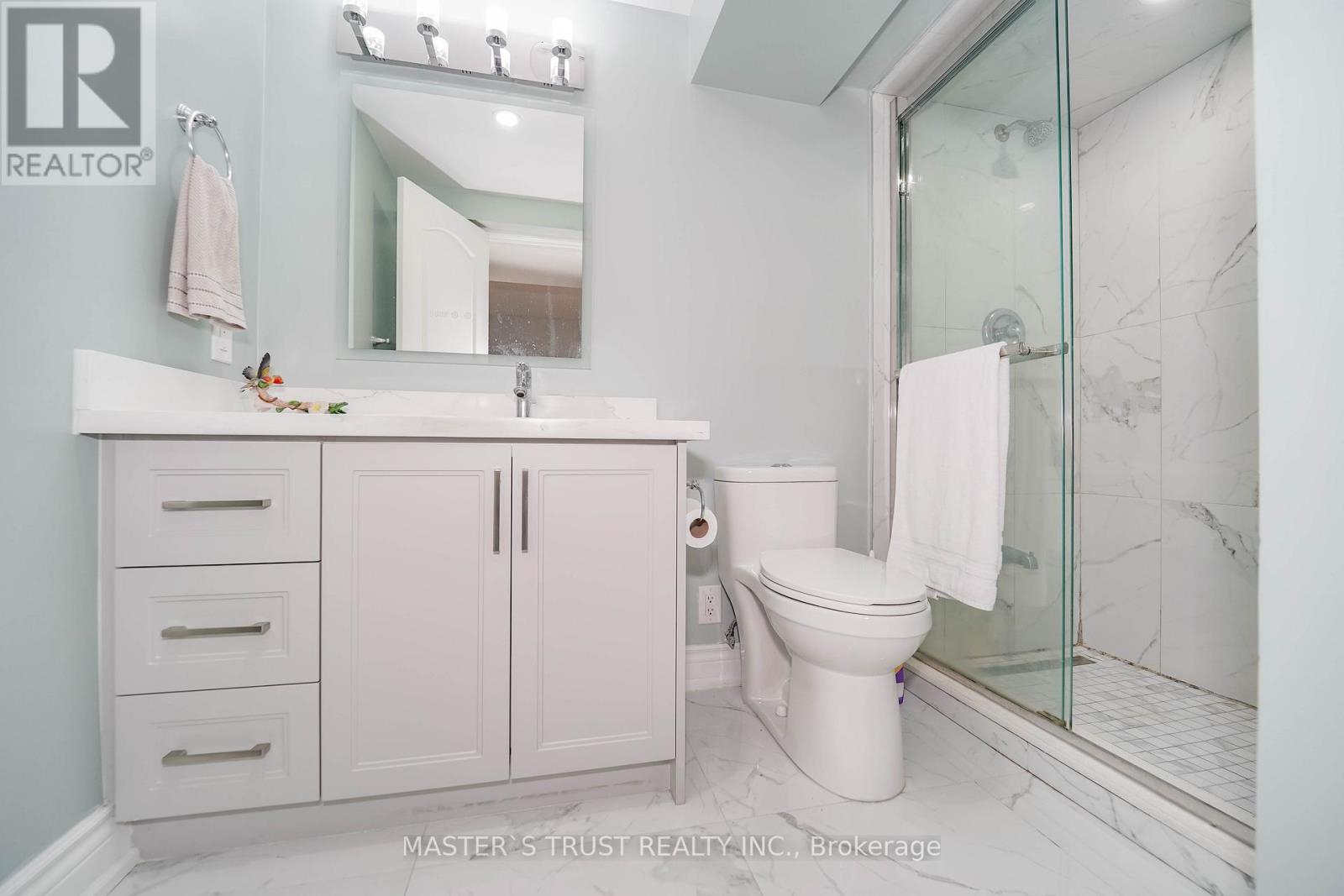 Photo 33 of 40 Rochefort Drive, Toronto ON