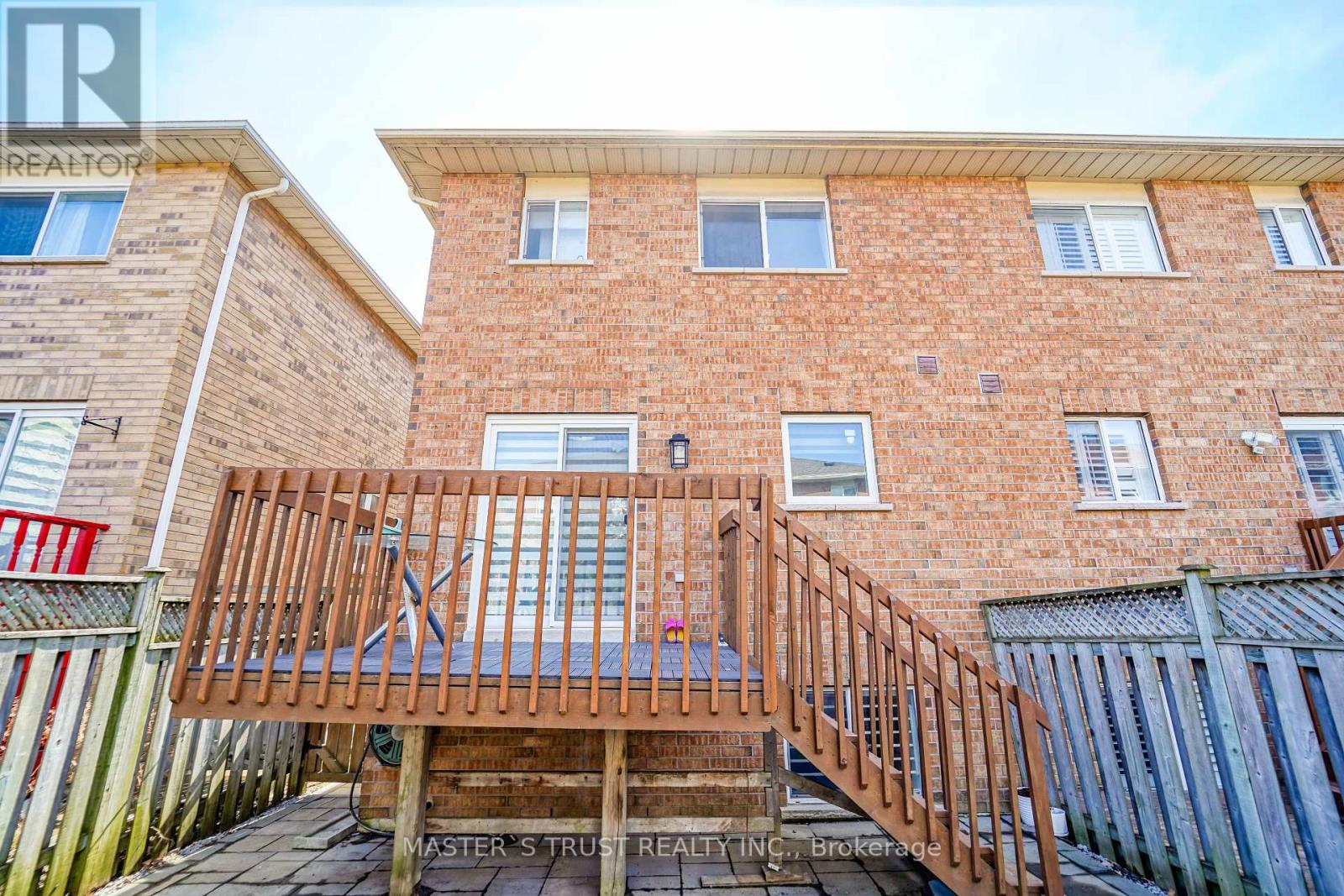 Photo 34 of 40 Rochefort Drive, Toronto ON