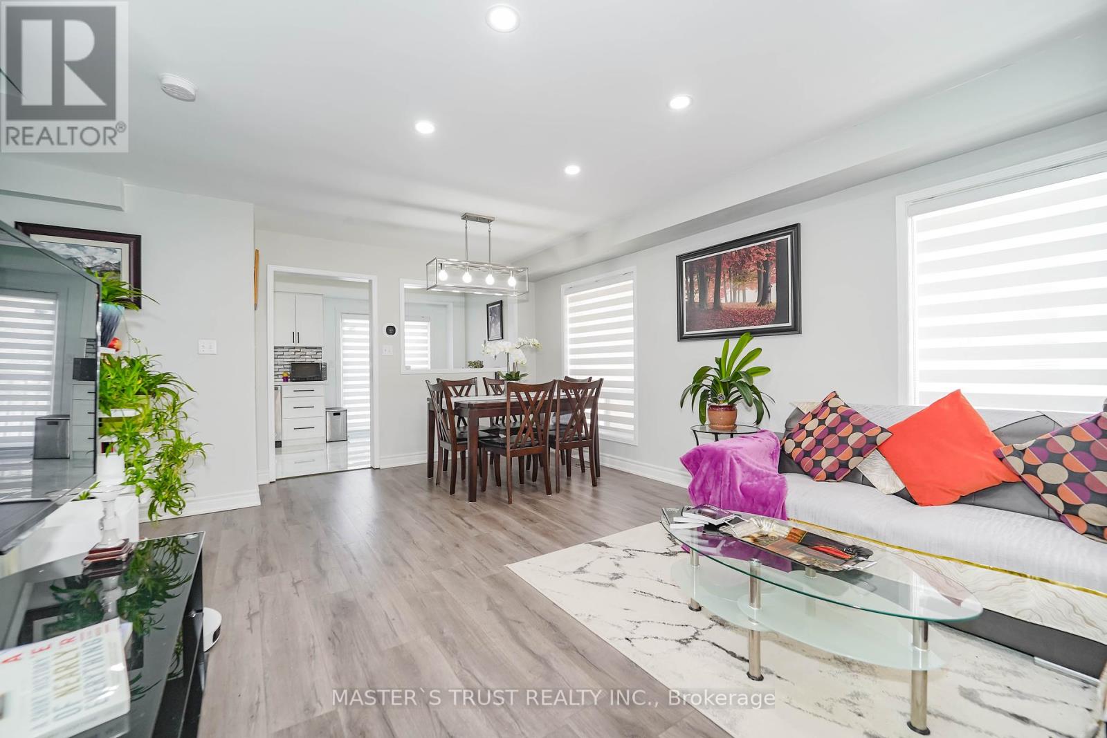 Photo 6 of 40 Rochefort Drive, Toronto ON