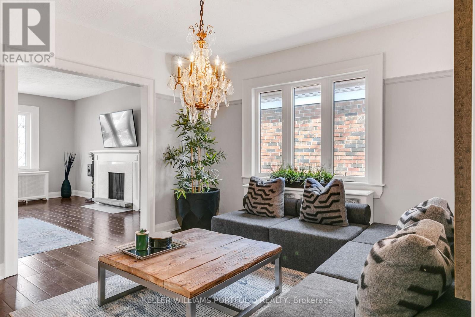 Photo 18 of 229 Manor Road E, Toronto ON