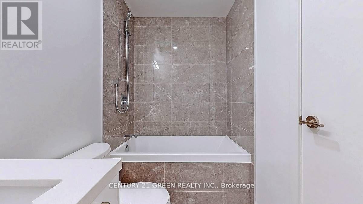 Photo 15 of 204 458 Richmond Street W, Toronto ON