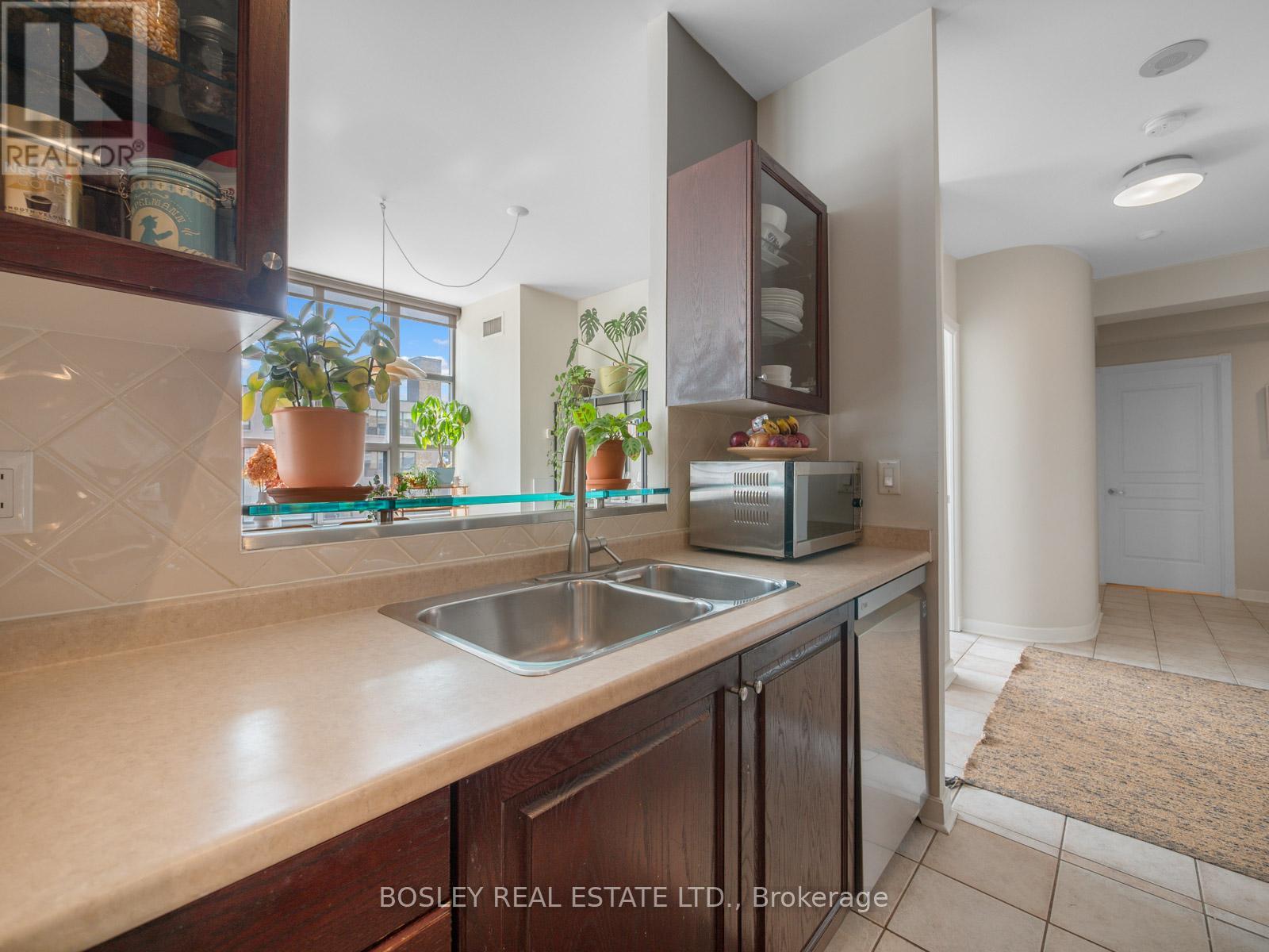 Photo 9 of 715 438 Richmond Street W, Toronto ON