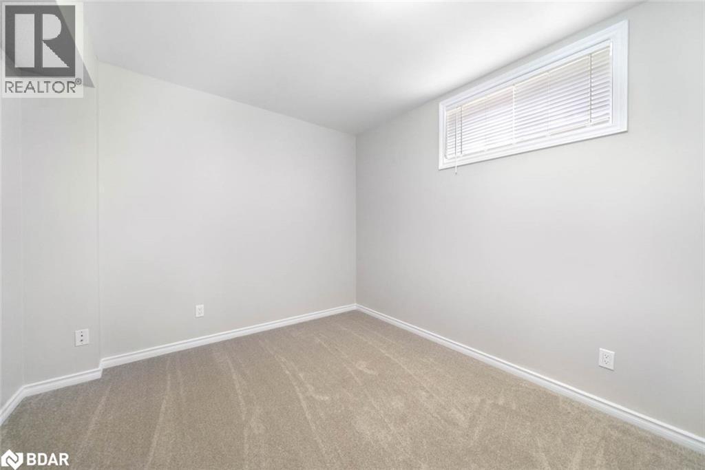 Photo 32 of 66 Pearl Drive, Orillia ON