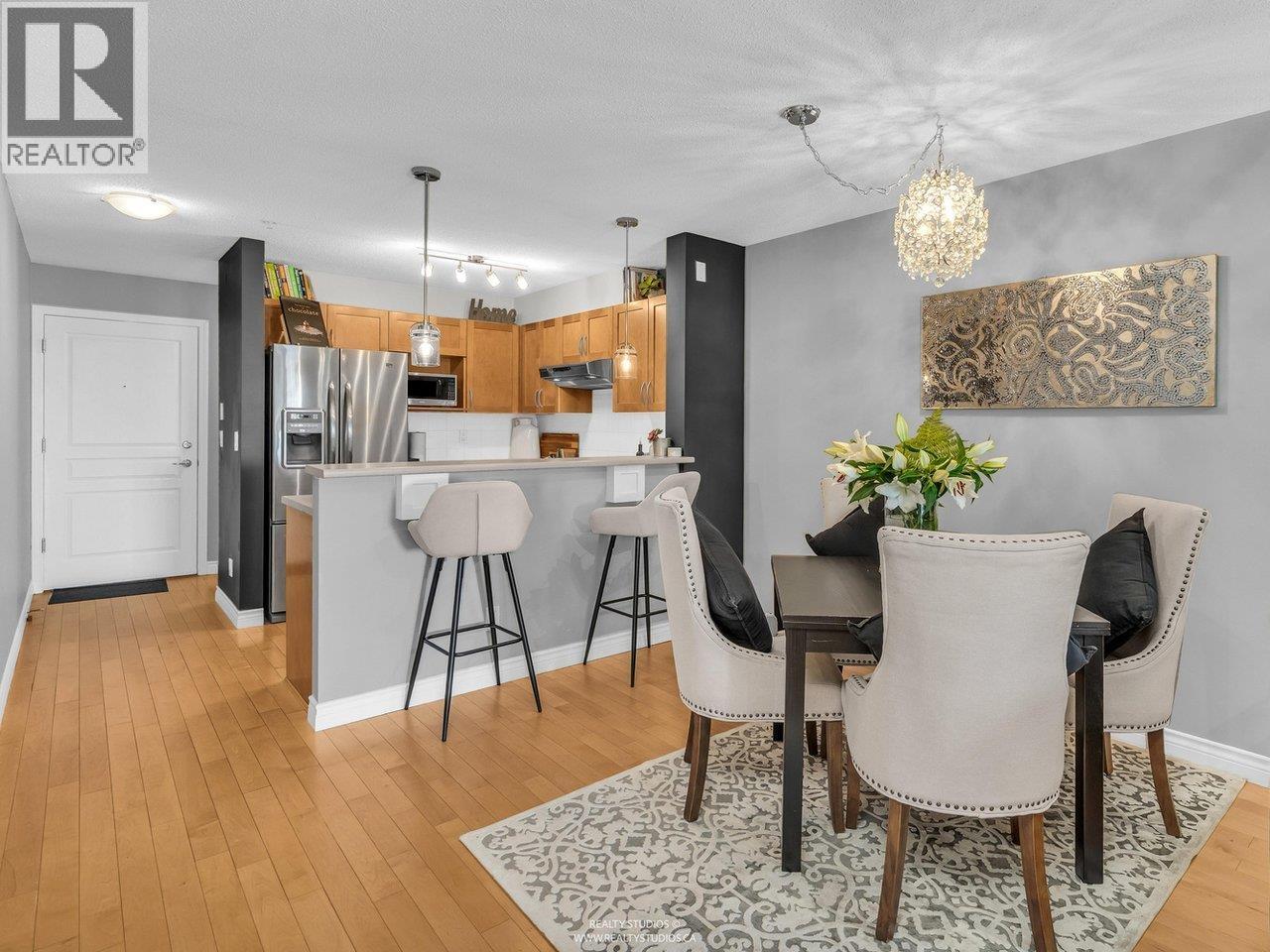 Photo 5 of 105 333 E 1st Street, North Vancouver BC