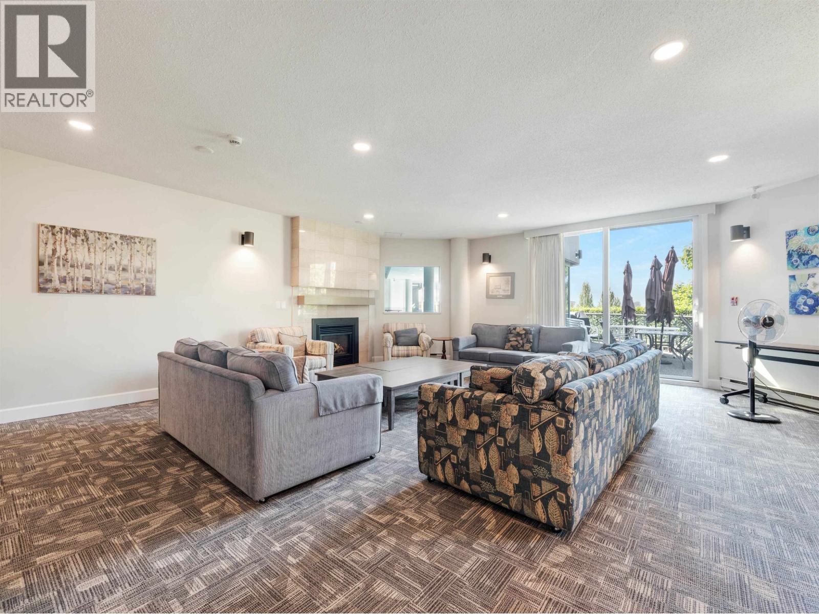 Photo 25 of 414 2800 Chesterfield Avenue, North Vancouver BC