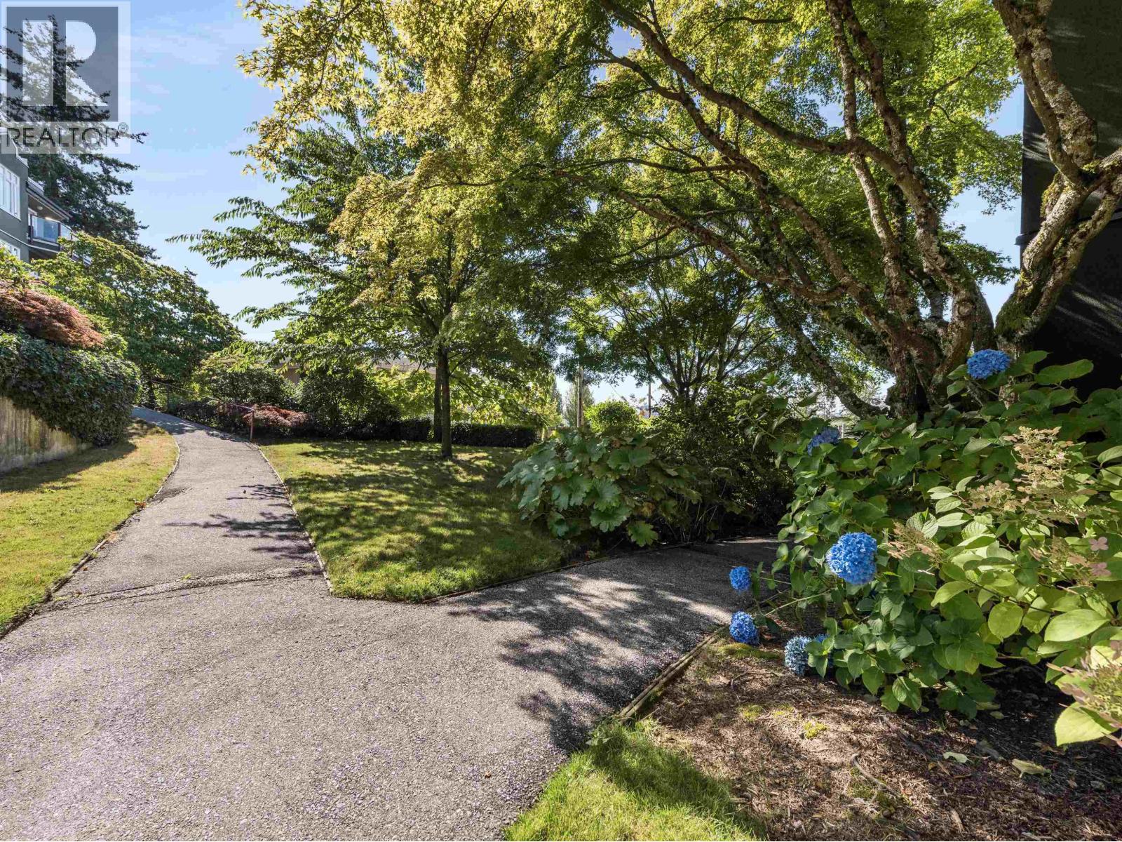 Photo 30 of 414 2800 Chesterfield Avenue, North Vancouver BC