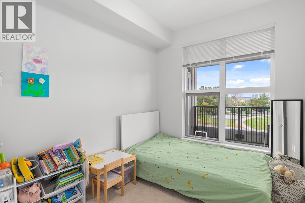 Photo 13 of 402 9500 Tomicki Avenue, Richmond BC