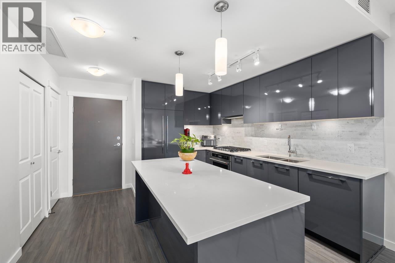 Photo 7 of 402 9500 Tomicki Avenue, Richmond BC