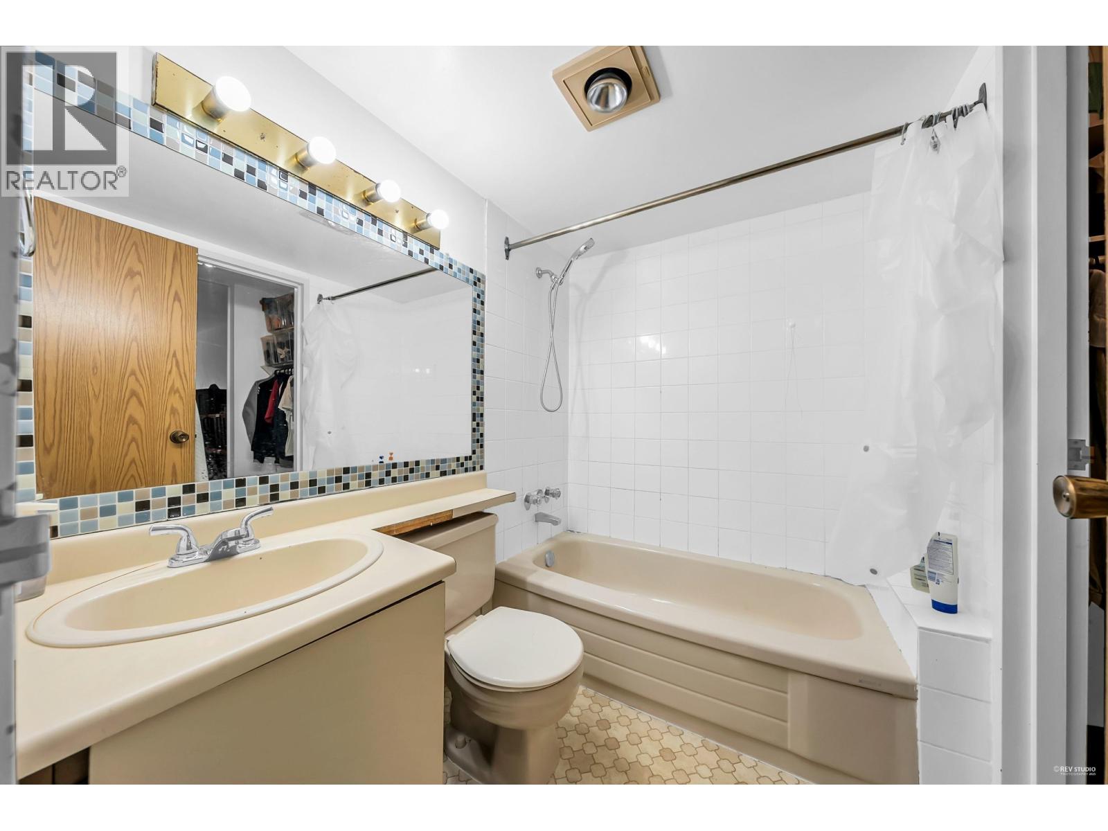 Photo 21 of 303 9880 Manchester Drive, Burnaby BC