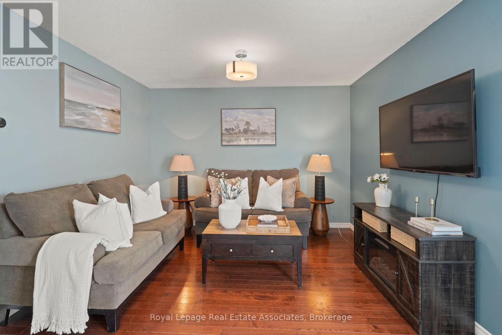 Photo 10 of 35 Willey Drive, Clarington ON