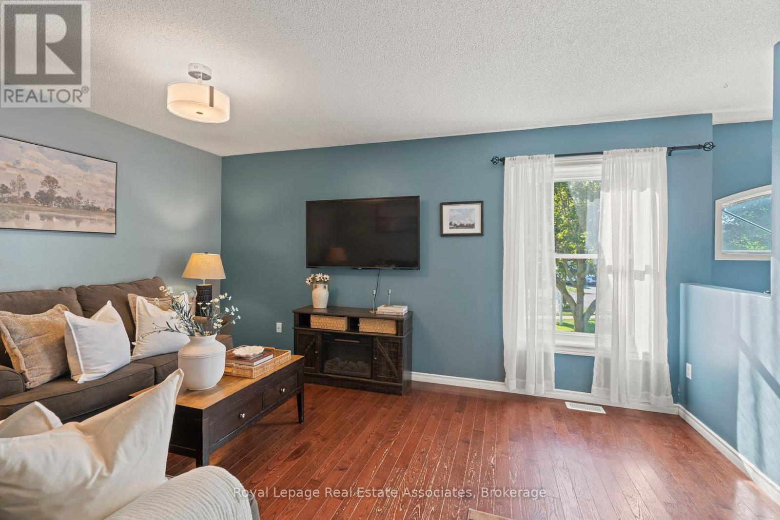 Photo 12 of 35 Willey Drive, Clarington ON