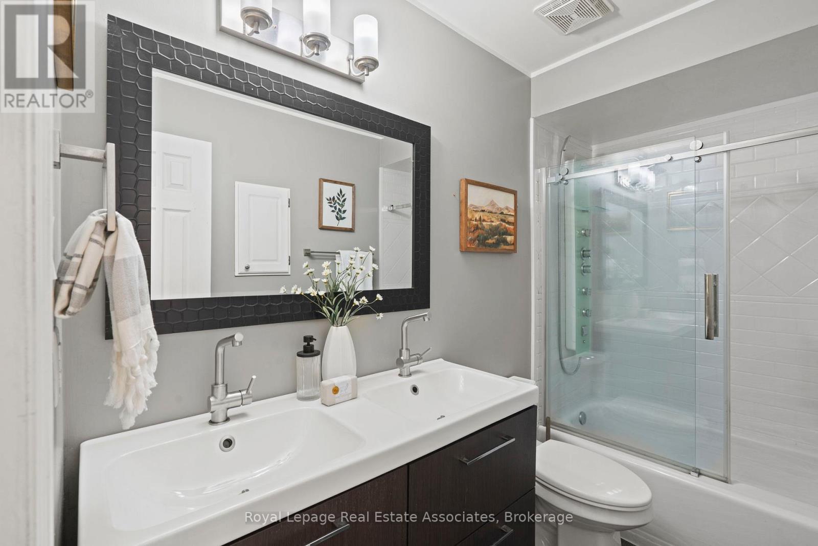 Photo 18 of 35 Willey Drive, Clarington ON