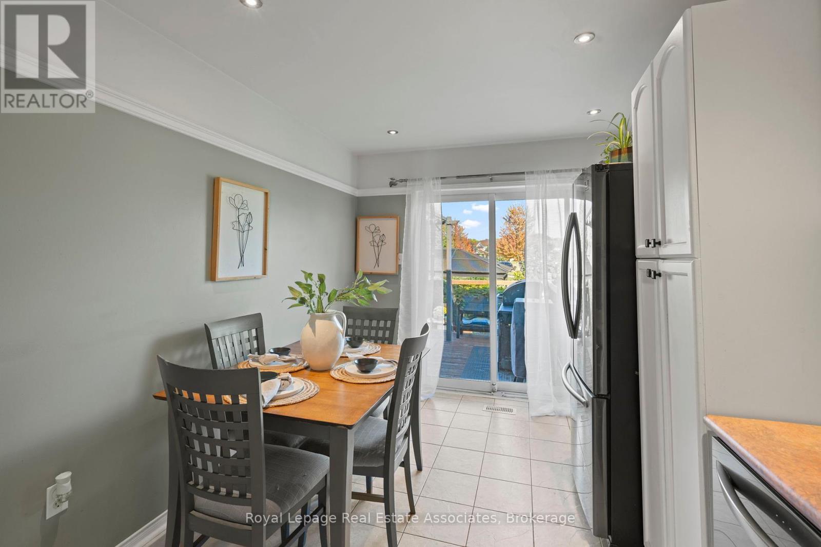 Photo 6 of 35 Willey Drive, Clarington ON