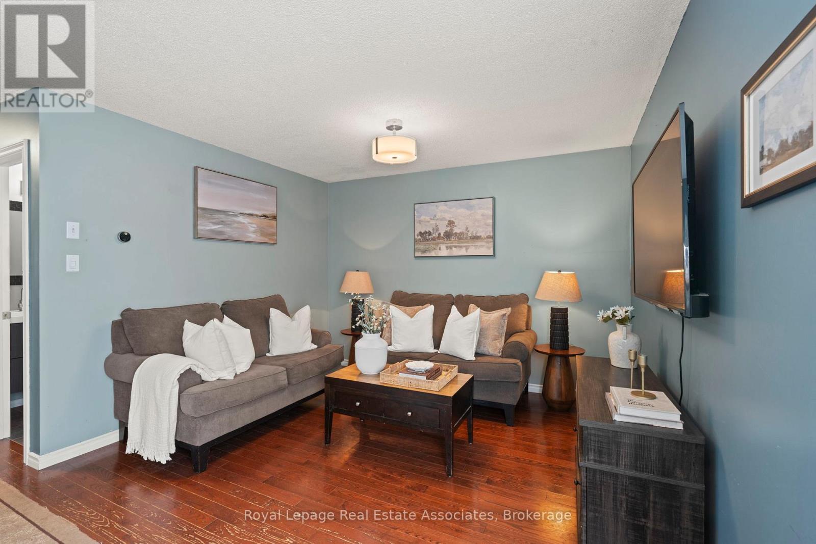 Photo 9 of 35 Willey Drive, Clarington ON