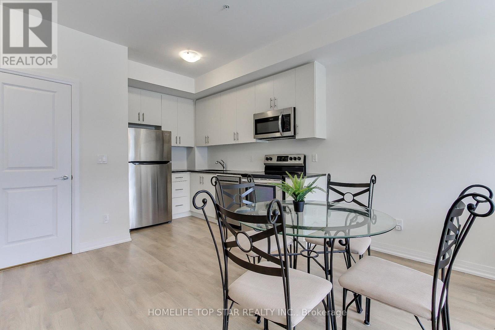 Photo 7 of 815 2635 William Jackson Drive, Pickering ON