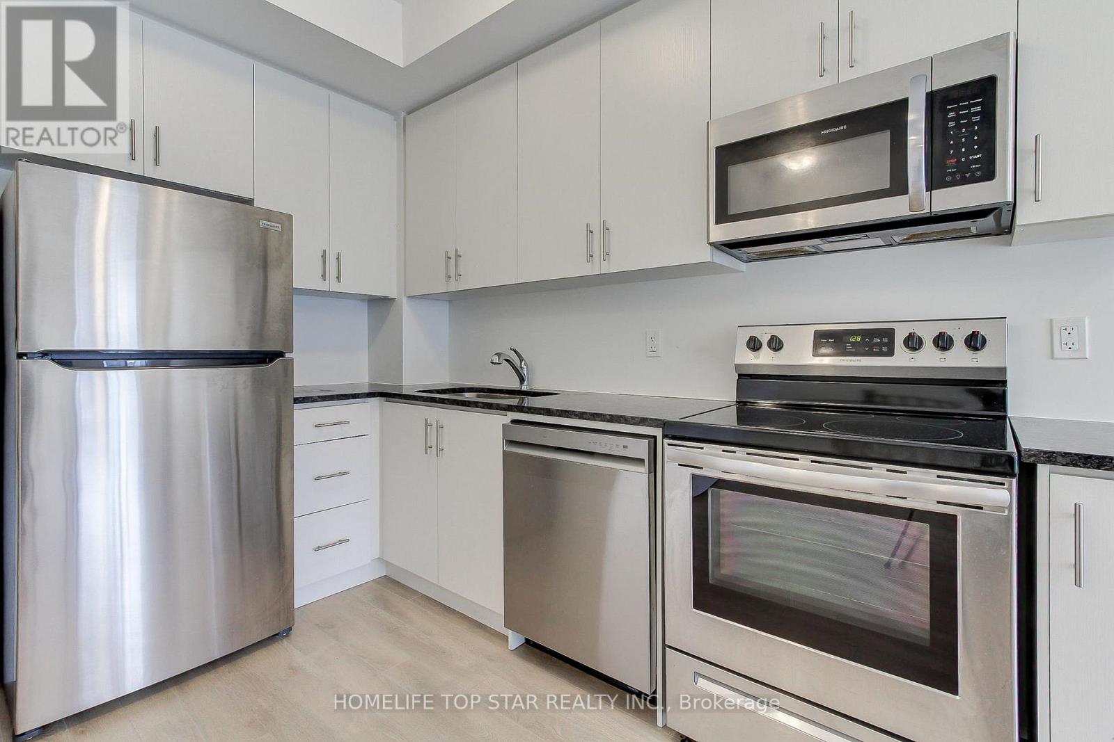 Photo 8 of 815 2635 William Jackson Drive, Pickering ON