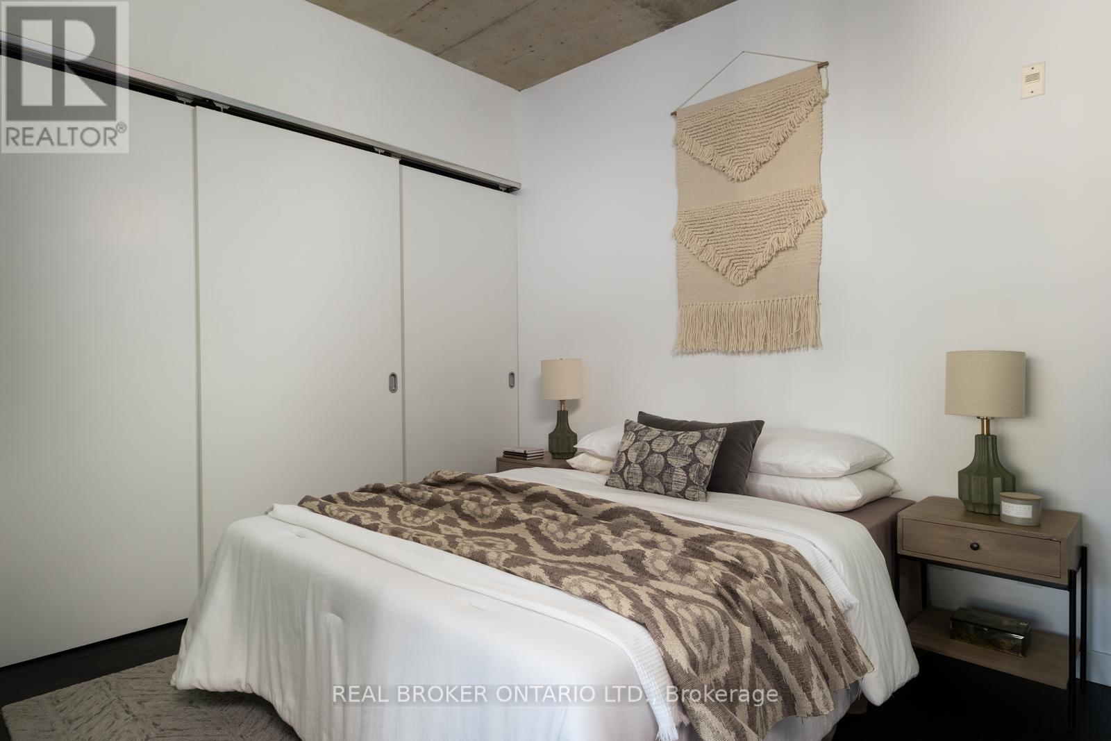 Photo 13 of 202 90 Broadview Avenue, Toronto ON